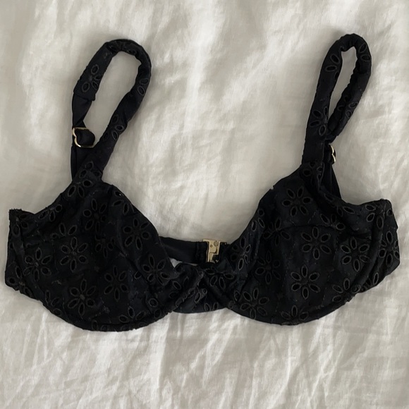 The Izzy Top in Black Eyelet - Picture 5 of 10